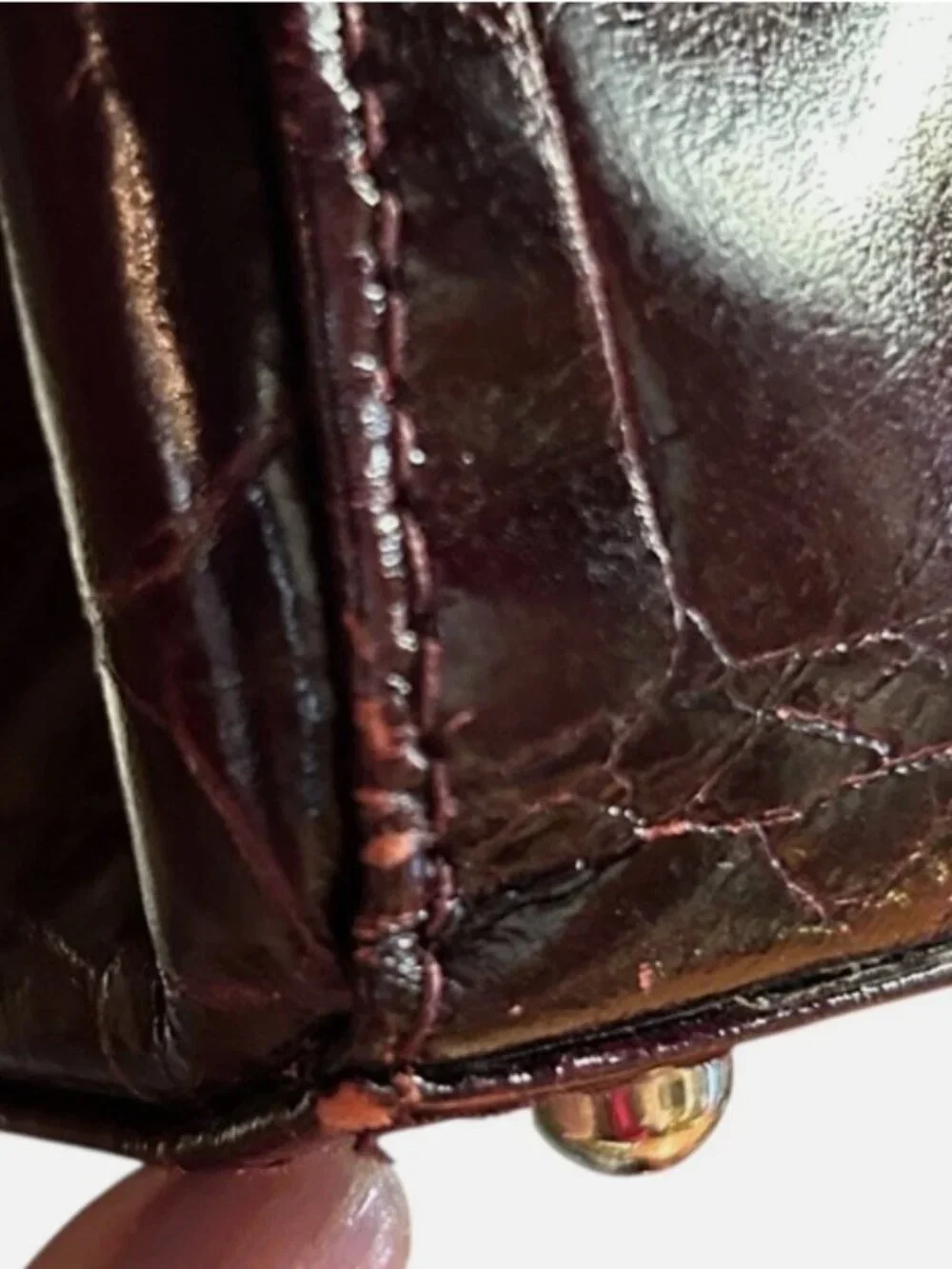 VINTAGE DESMO ITALIAN CROC PURSE BURGUNDY SMALL SCUFFS ON CORNERS
